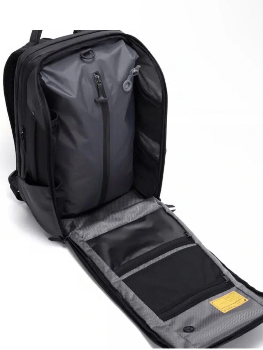 NWT AVIO APEX Vacuum Compression Travel Backpack! 🎒✈️